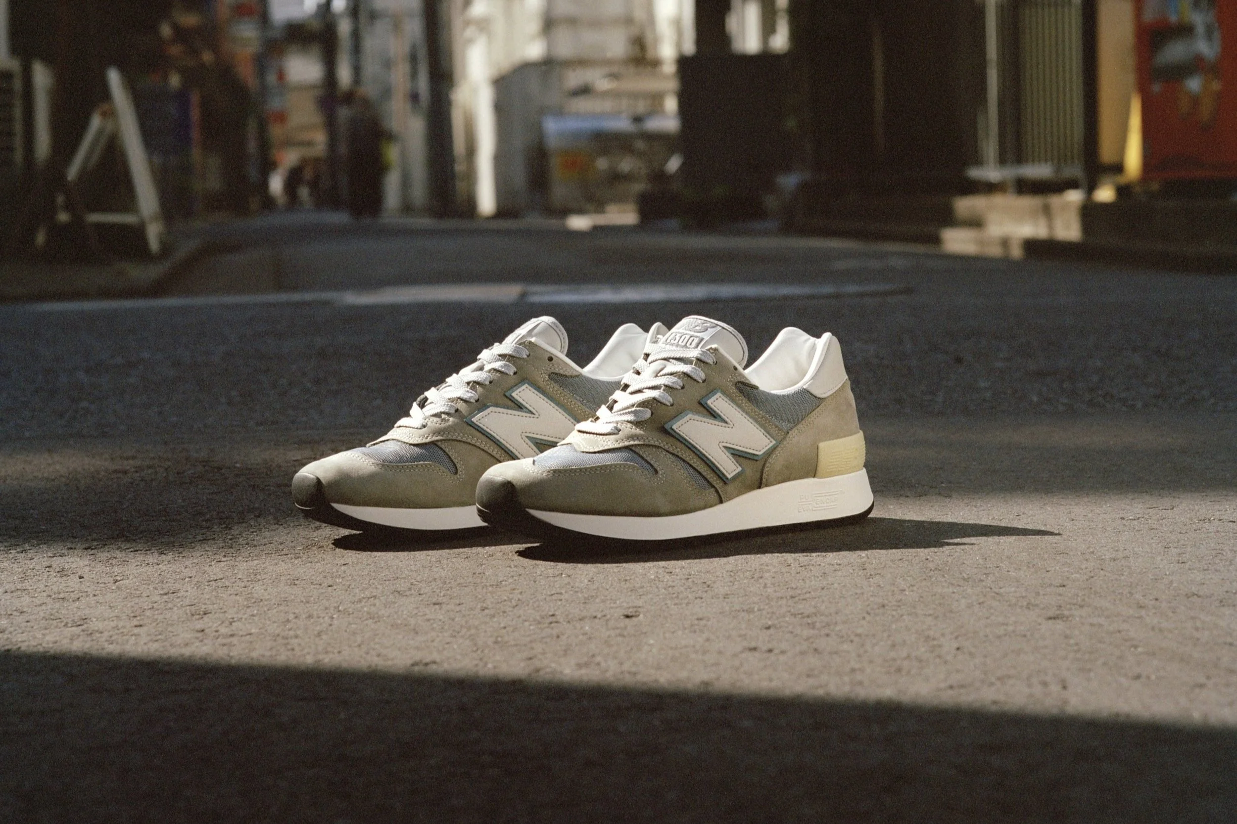 New Balance★1300JP Made in USA スニーカー Grey 送関込み New Balance Brings the Made in USA 1300JP Up to Modern